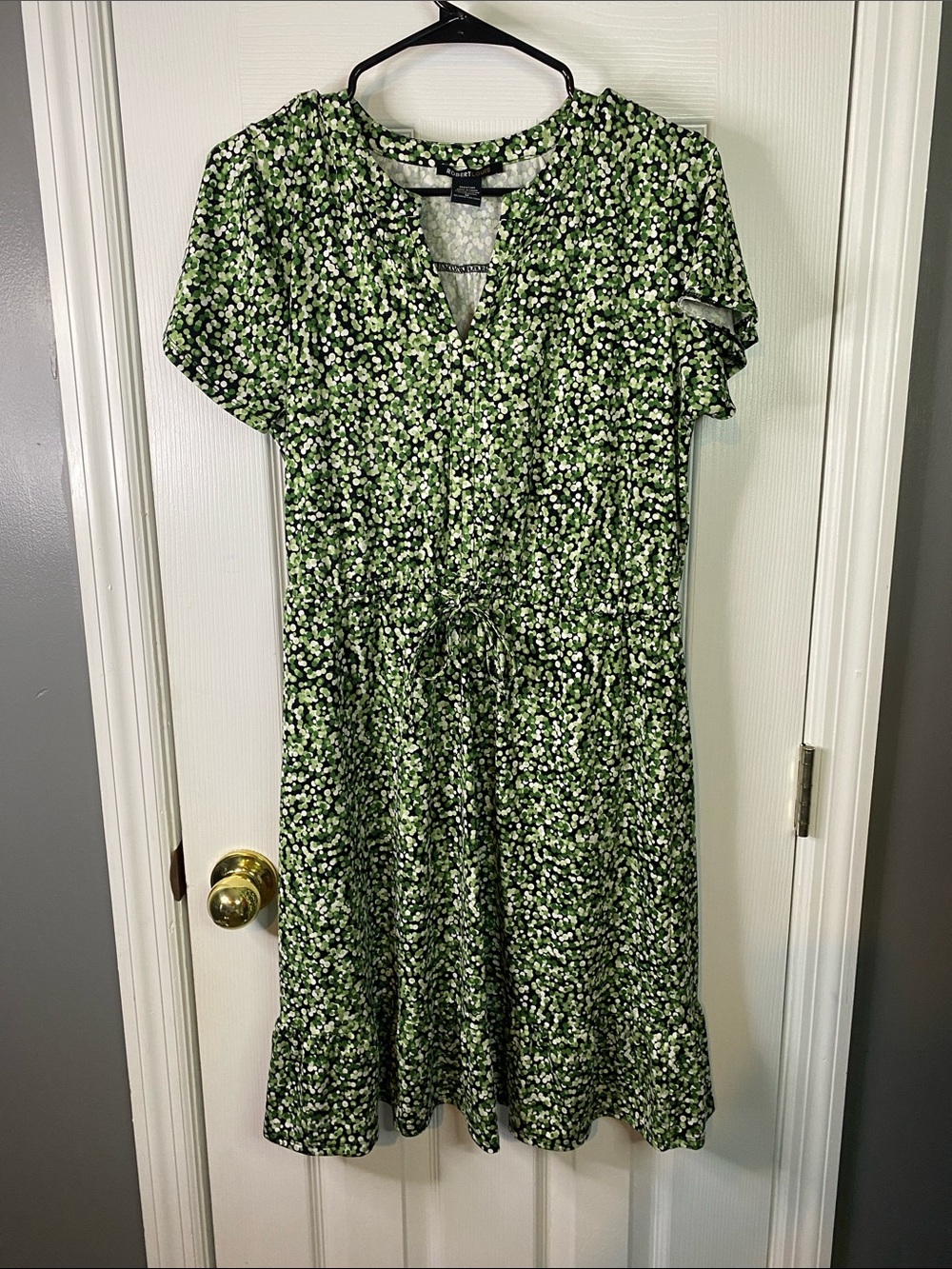 Robert Louis Green Floral Tie-Waist Ruffle-Hem Dress Size Medium.